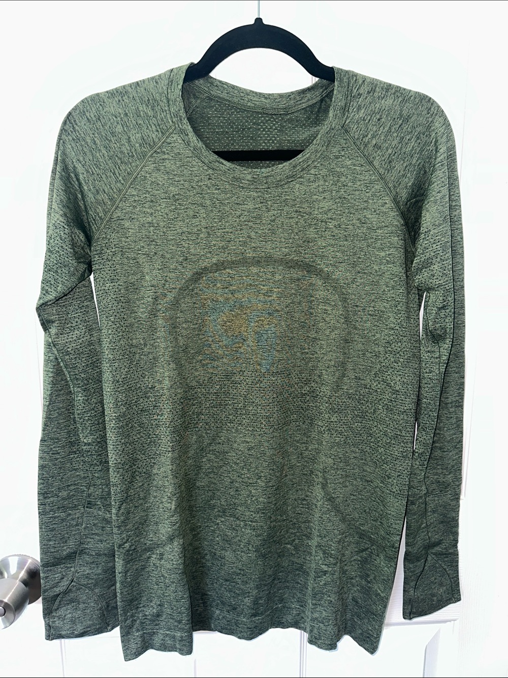 Swiftly Tech Long-Sleeve Shirt Hip Length